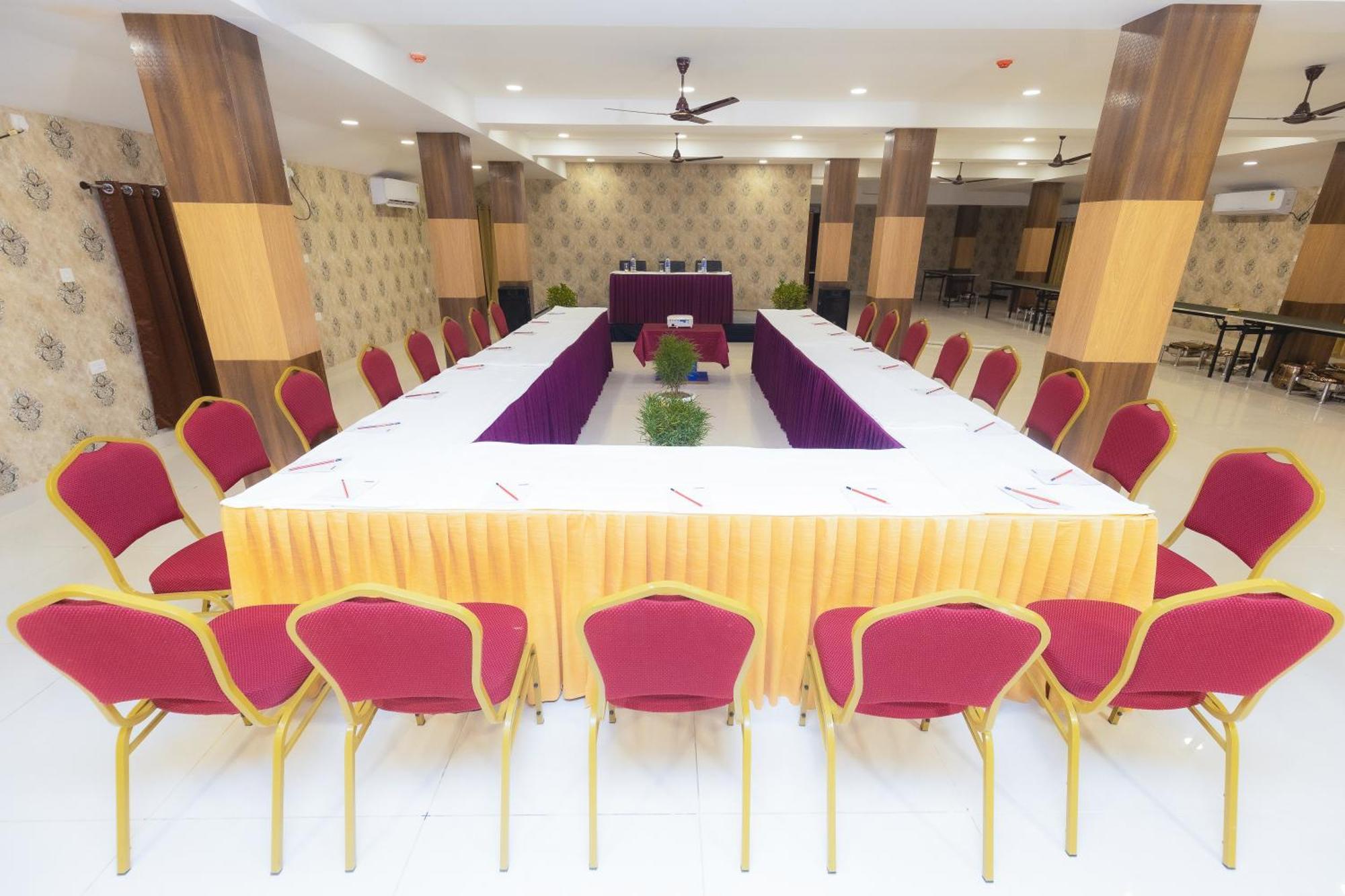 Rosewood Luxury Hotel บูบันเนสชวาร์ ภายนอก รูปภาพ