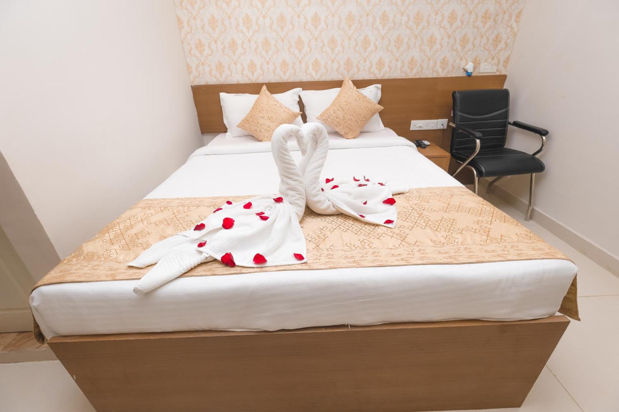 Rosewood Luxury Hotel บูบันเนสชวาร์ ภายนอก รูปภาพ