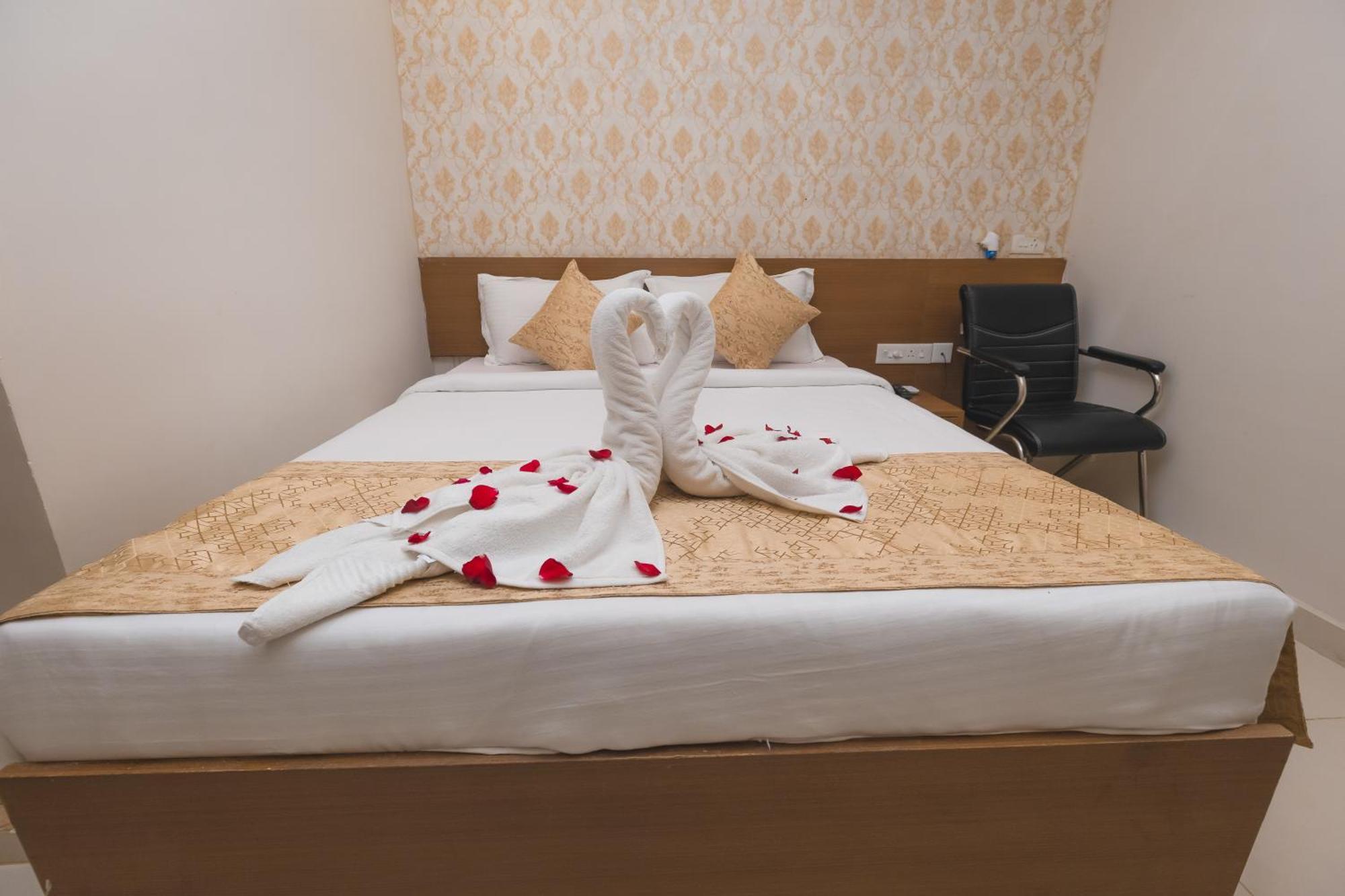 Rosewood Luxury Hotel บูบันเนสชวาร์ ภายนอก รูปภาพ