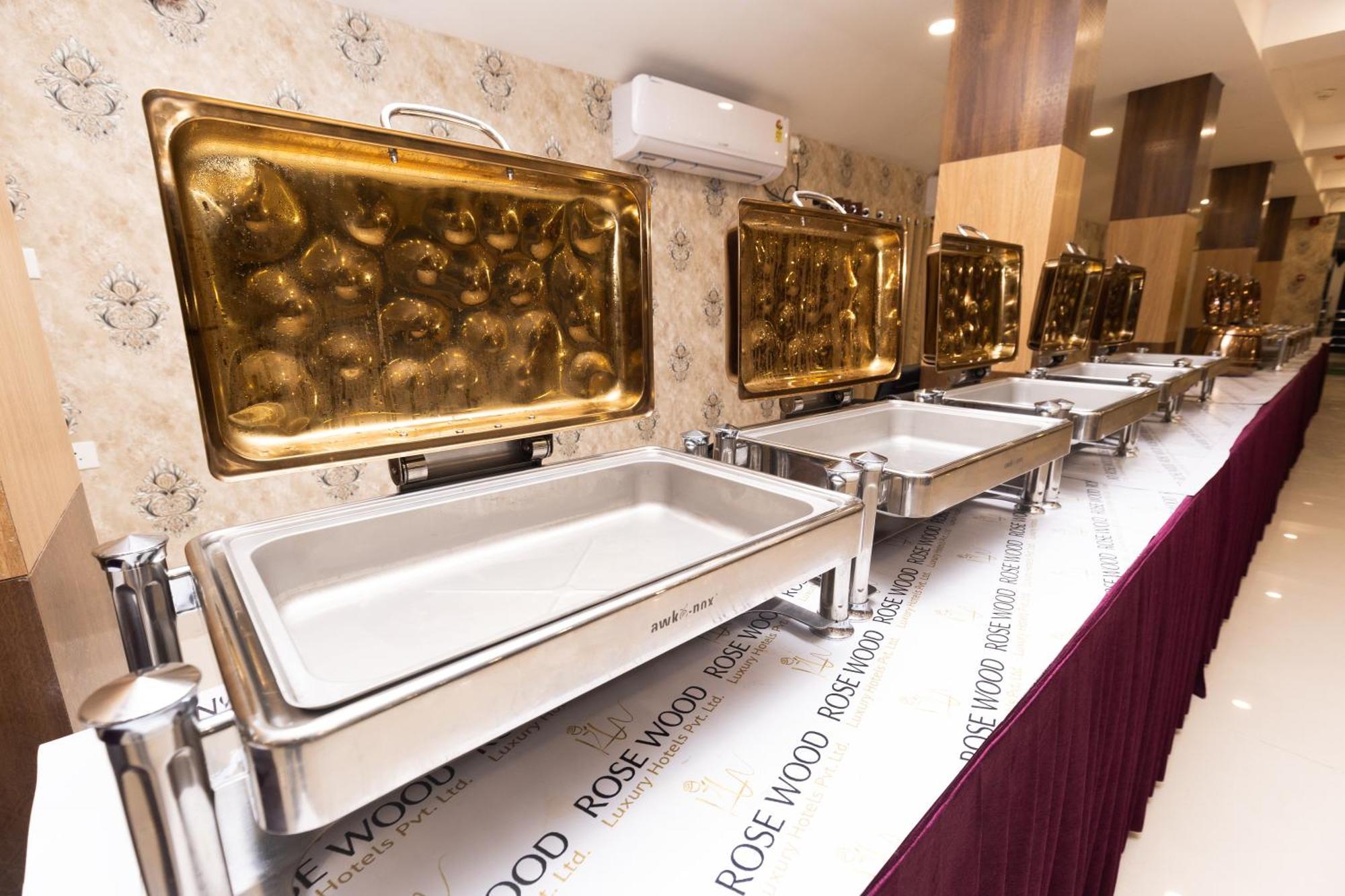 Rosewood Luxury Hotel บูบันเนสชวาร์ ภายนอก รูปภาพ