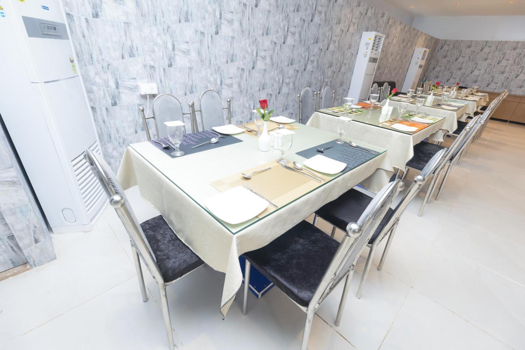 Rosewood Luxury Hotel บูบันเนสชวาร์ ภายนอก รูปภาพ